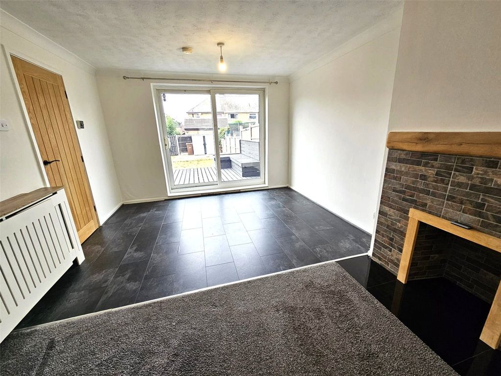 Property photo 3 of 16 Picture No. 12