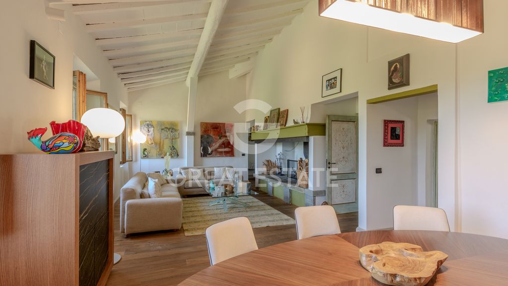 Property photo 2 of 77 Interiors