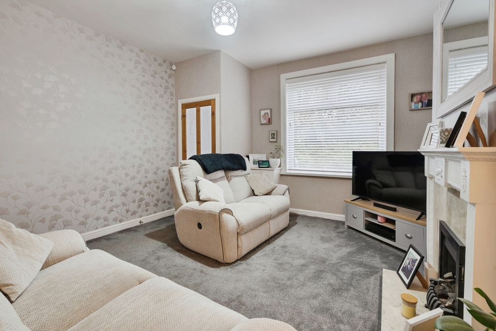 Property photo 3 of 20 Pbox-Img.Jpg