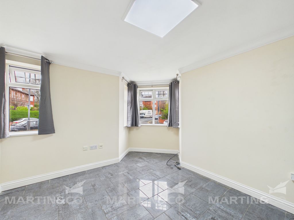 Property photo 3 of 10 Cam02406G0-Pr0596-Still002