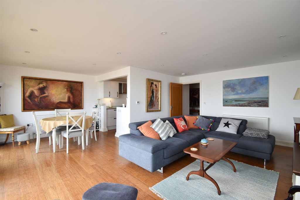 Additional image 4 of 2 bed flat for saleRock-A-Nore Road, Hastings TN34
