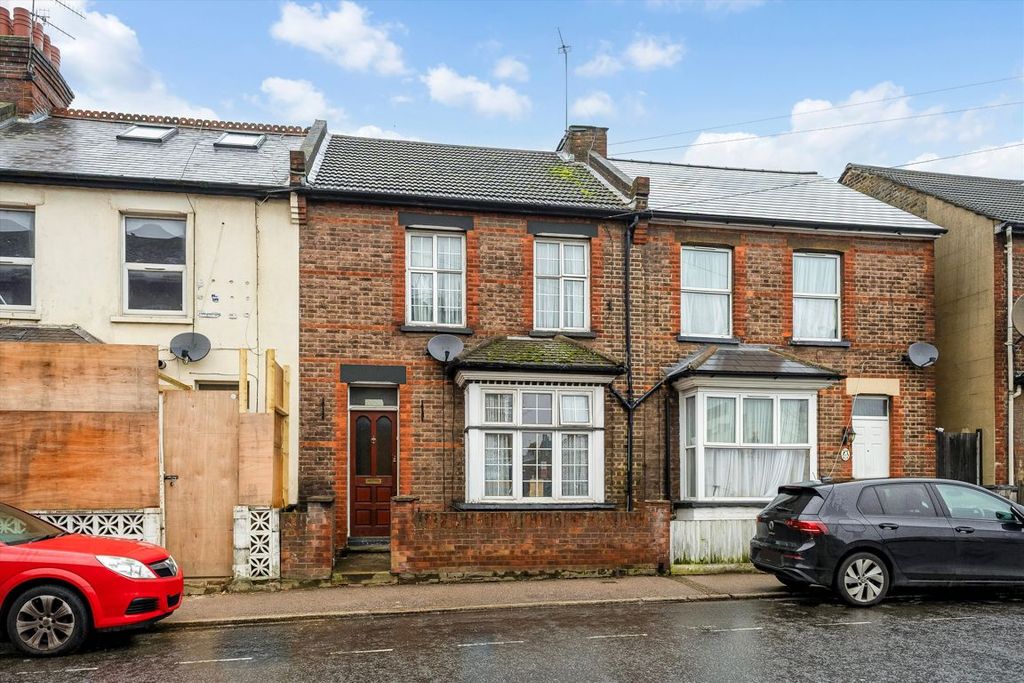 Property photo 1 of 3