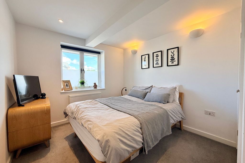 Additional image 8 of 1 bed flat for saleEastwood Road, Eastwood Farm Barns Eastwood Road TR10