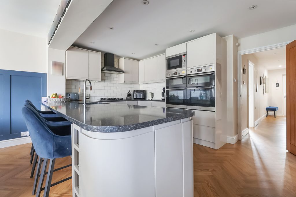 Property photo 3 of 12 Picture No. 06