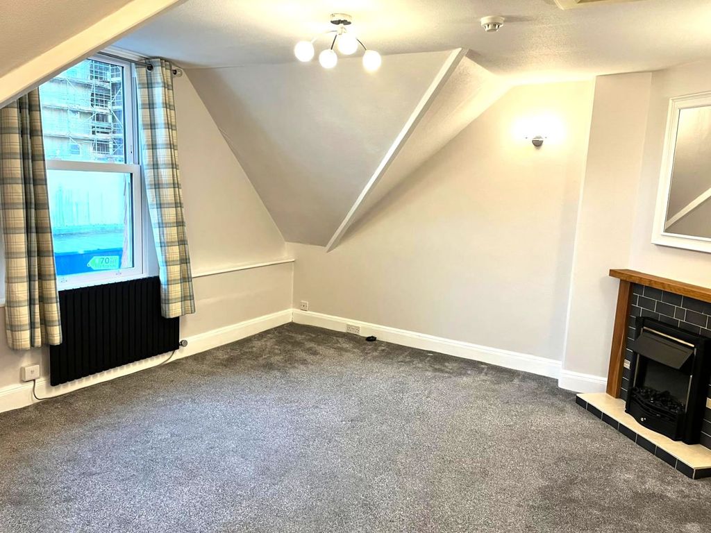 Property photo 2 of 16 Harbourrd13Sitting Room 1.Jpg
