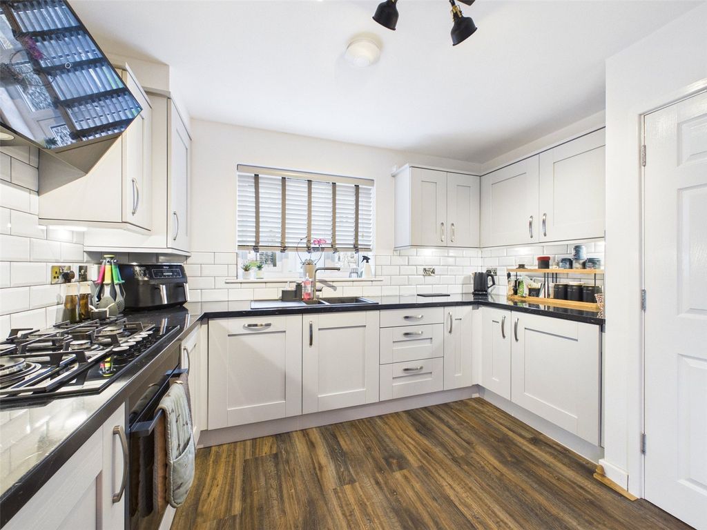 Property photo 2 of 20 Kitchen