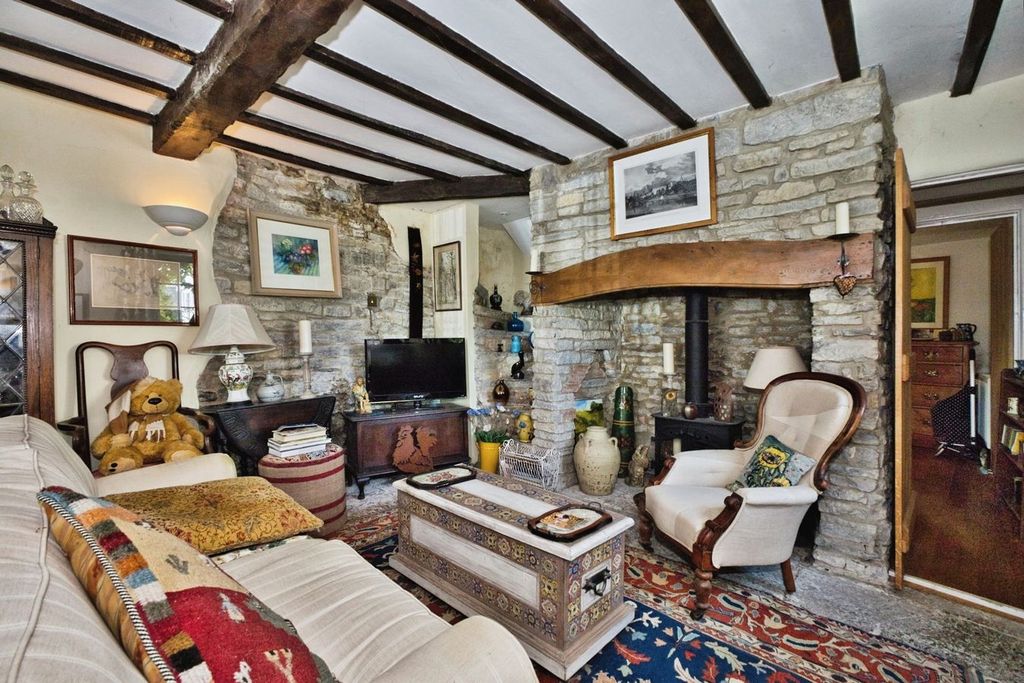 Property photo 2 of 16
