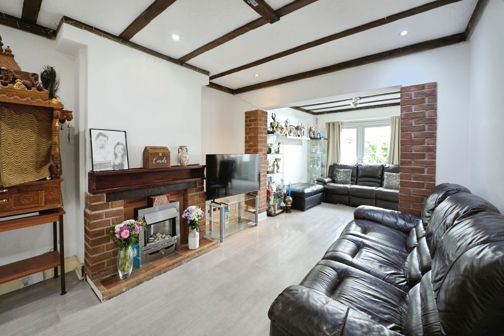 Property photo 3 of 18 Pbox-Img.Jpg