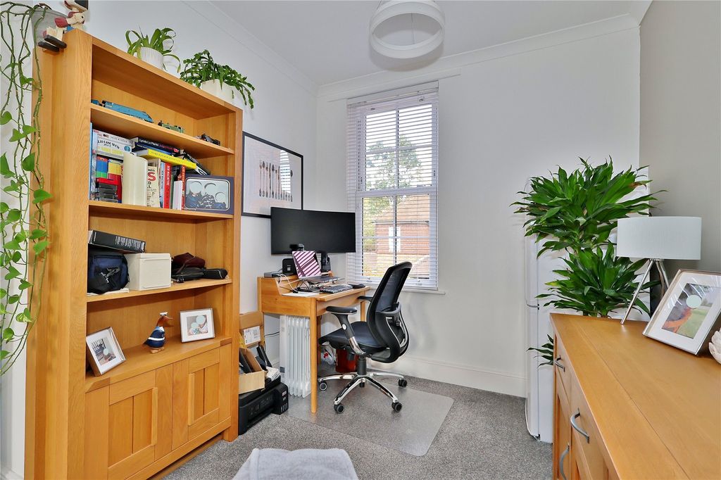 Property photo 3 of 12 Picture 3