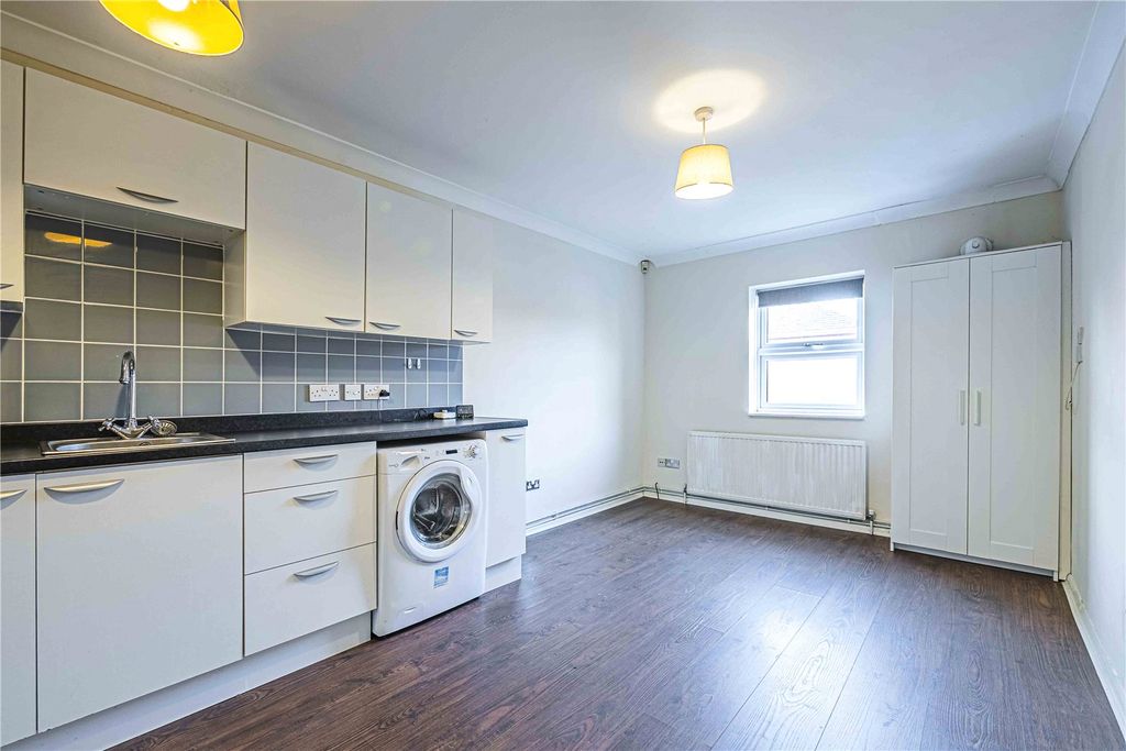 Property photo 2 of 10 Picture No. 15