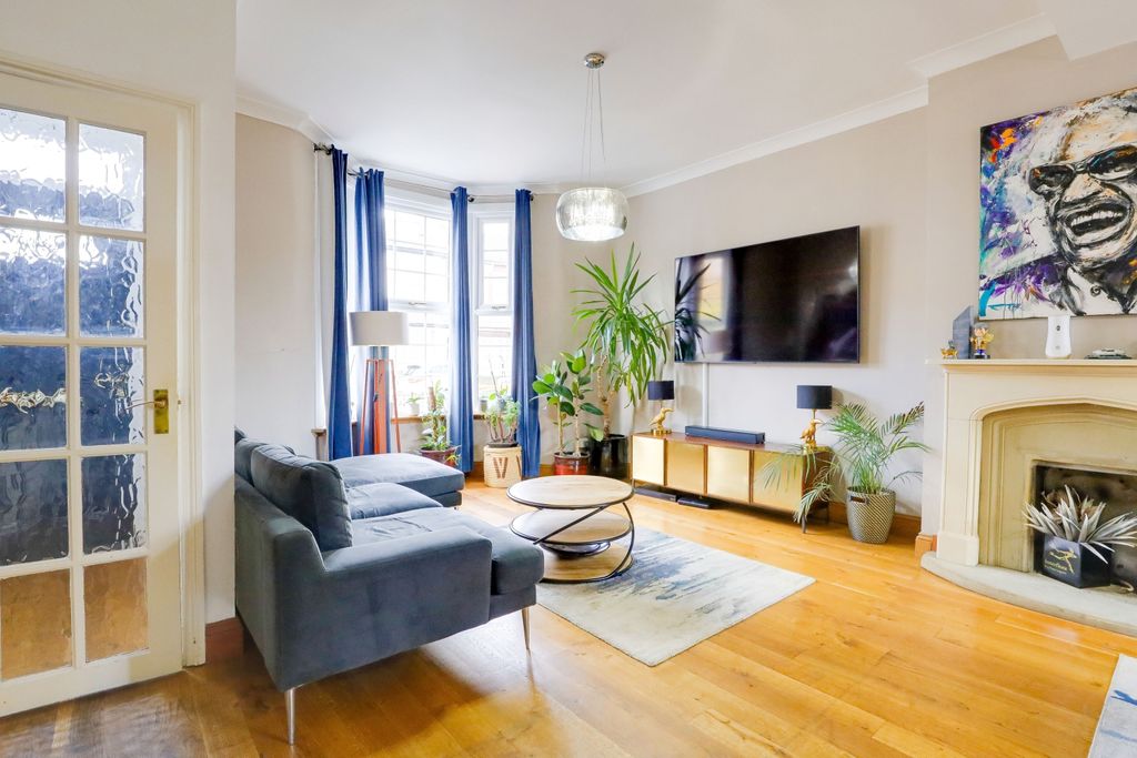 Property photo 3 of 20 Raw_2