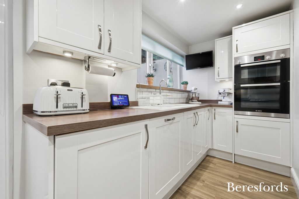 Property photo 2 of 21 Picture No. 15