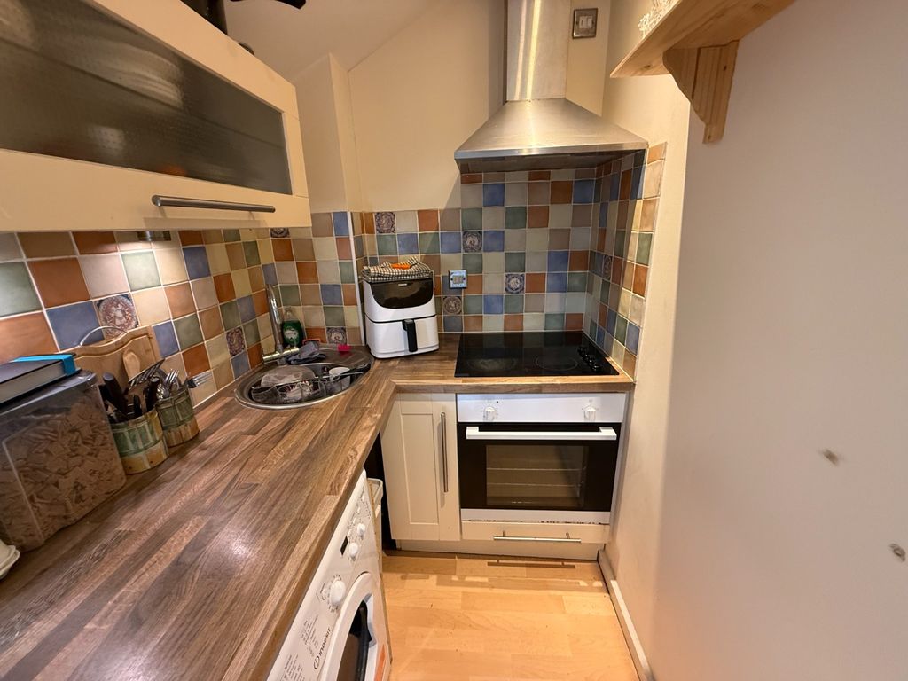 Property photo 3 of 5 5210904