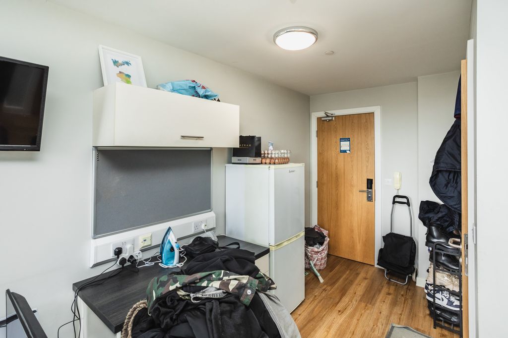 Property photo 2 of 12