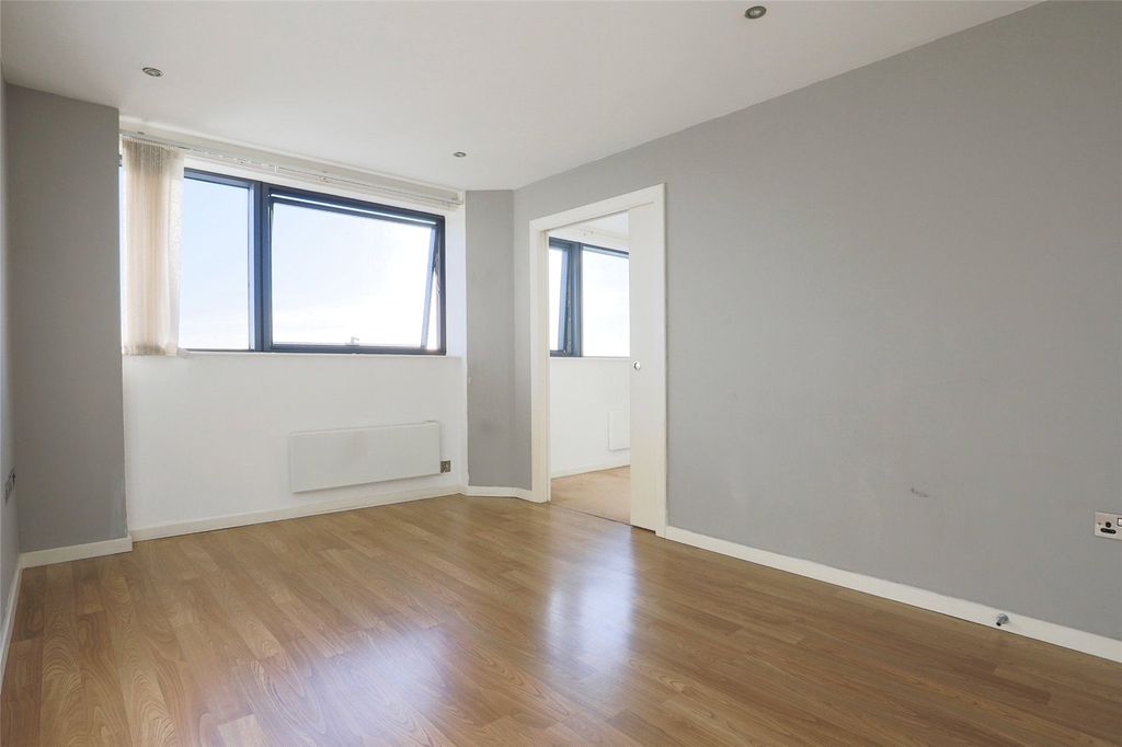 Property photo 3 of 11 Living Room