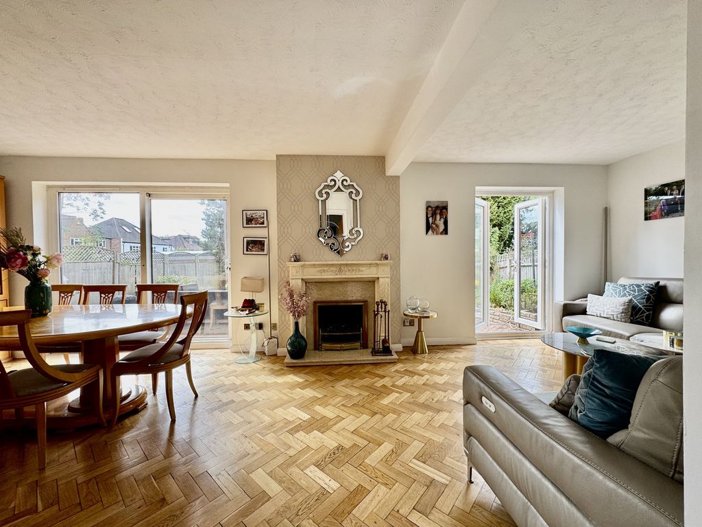 Property photo 2 of 24