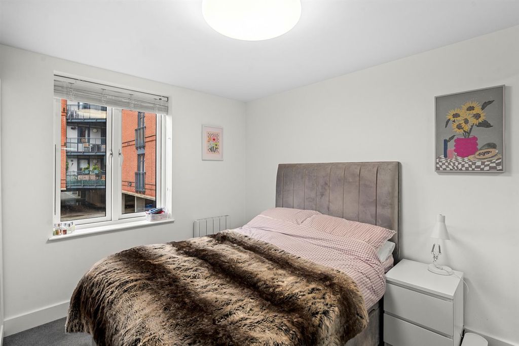 Property photo 3 of 15 29-Pavilion-014.Jpg