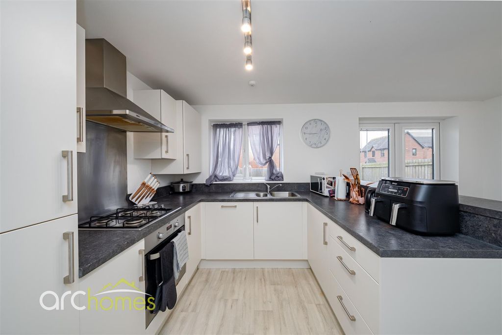 Property photo 3 of 25 Yewtree-4.Jpg