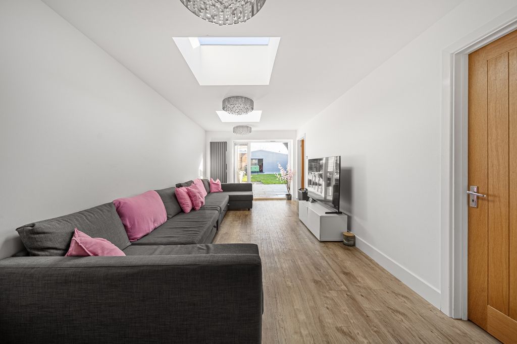 Property photo 3 of 24 4681563