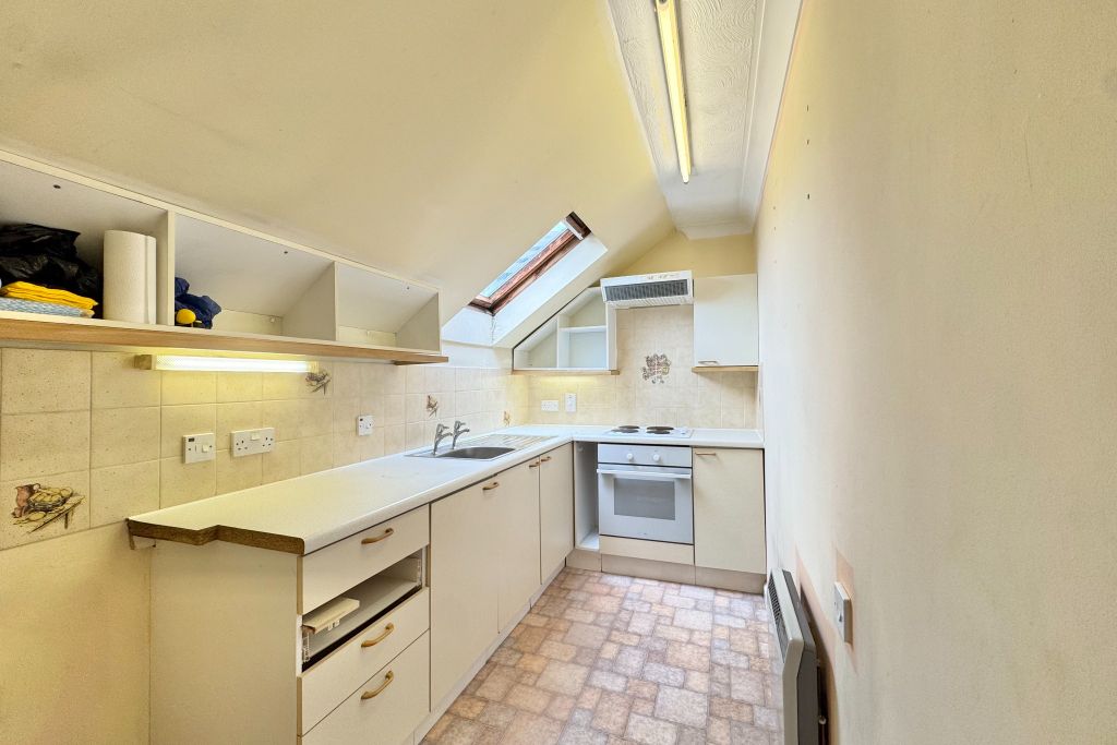 Property photo 2 of 11 Kitchen