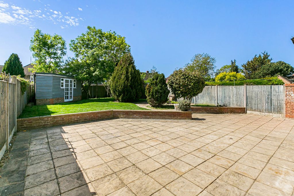 Property photo 2 of 15 Garden
