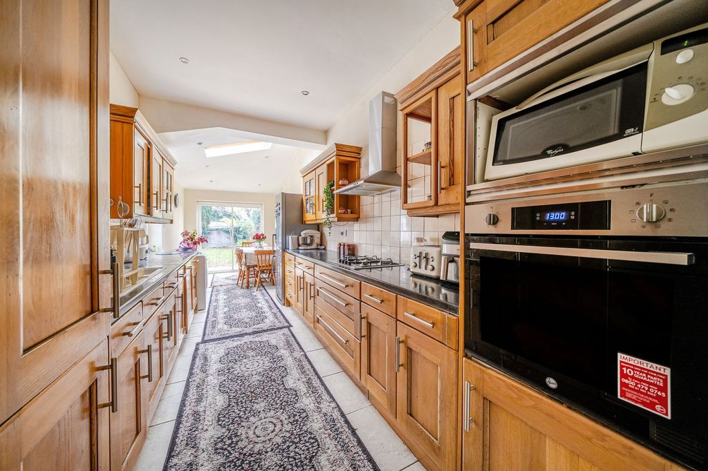 Property photo 3 of 14