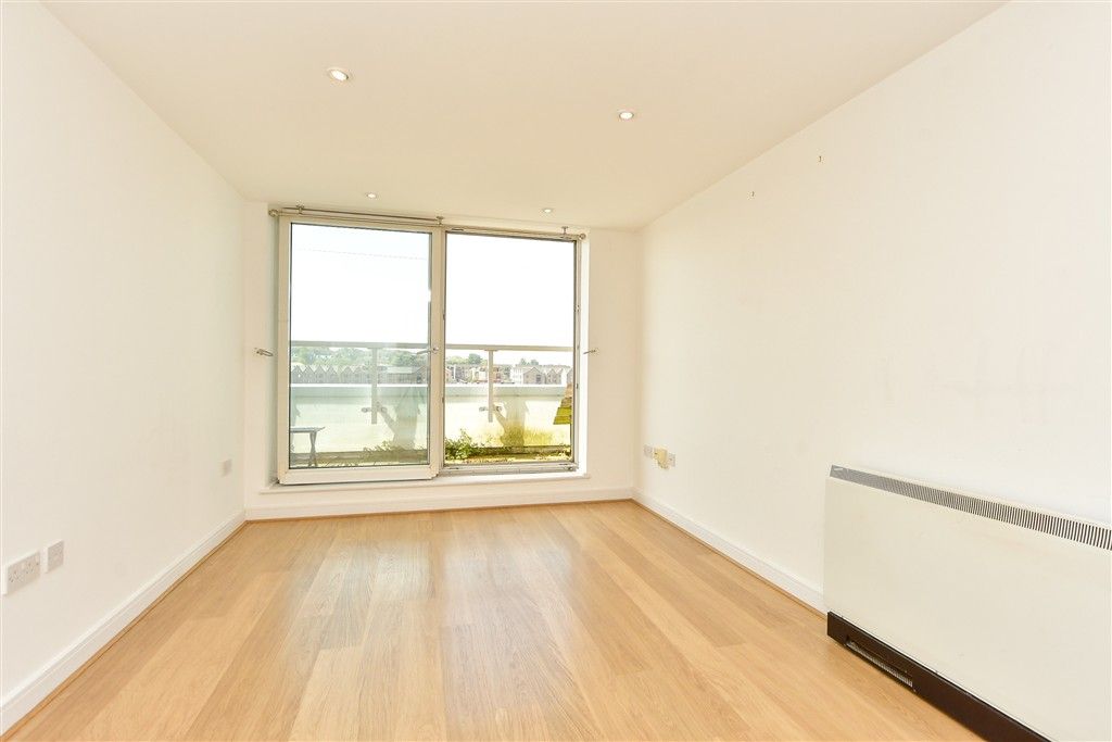 Property photo 3 of 10 Kitchen/ Living Area