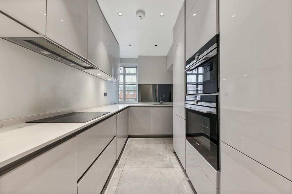 Property photo 2 of 12 Kitchen .Jpg