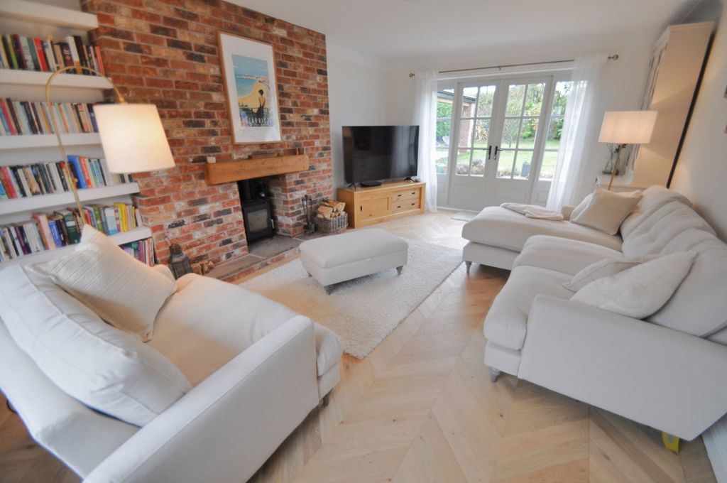 Property photo 2 of 51