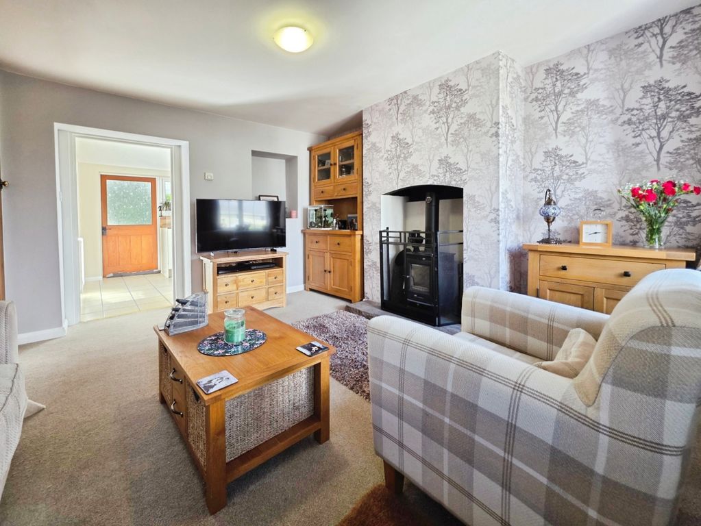 Property photo 3 of 14 Sitting Room