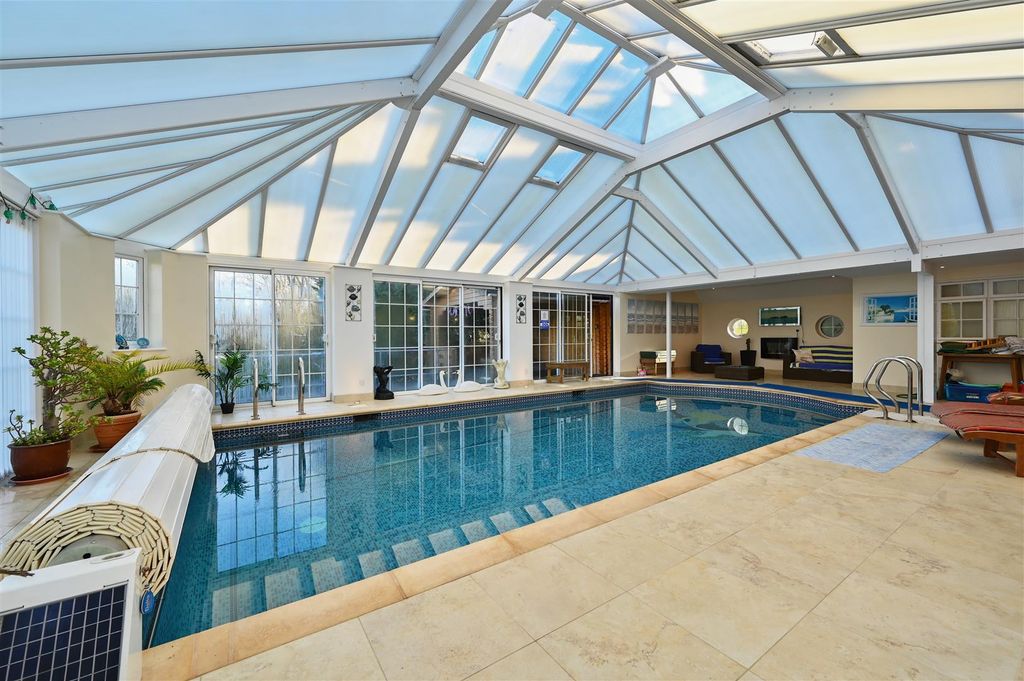 Property photo 2 of 49 North Ridings (36).Jpg