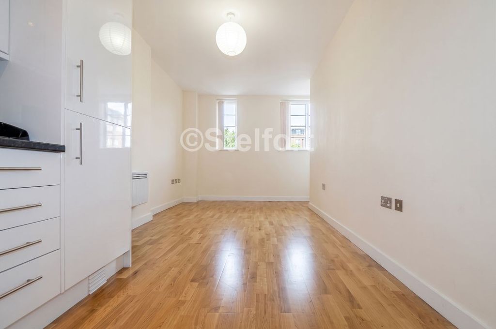 Property photo 2 of 9
