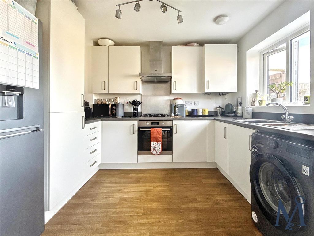 Property photo 3 of 24 Kitchen Diner