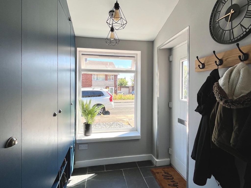 Property photo 2 of 33 Entrance Porch