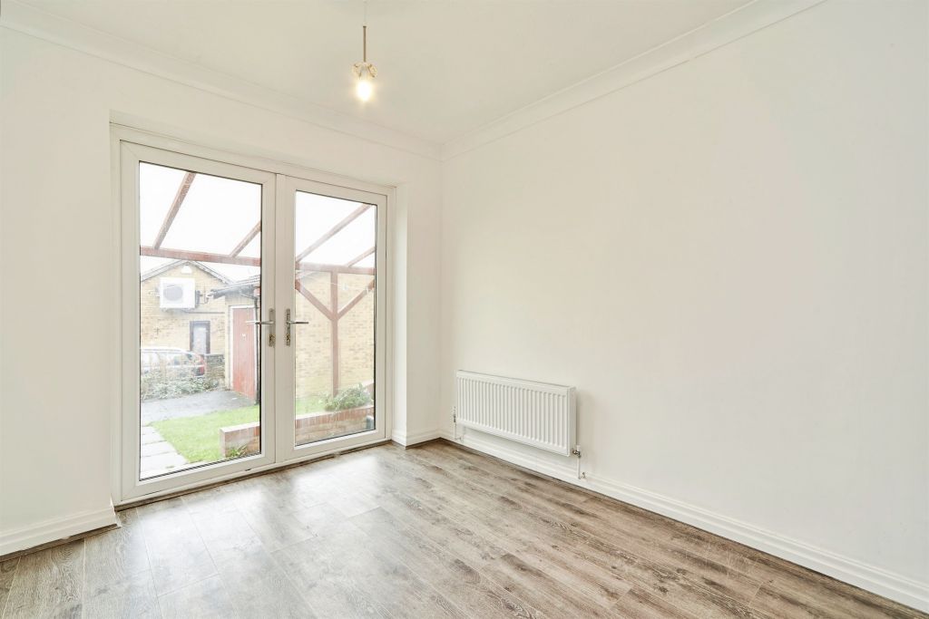 Property photo 3 of 18 Image