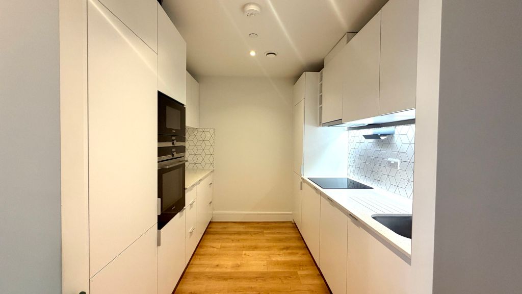 Property photo 2 of 19 Kitchen