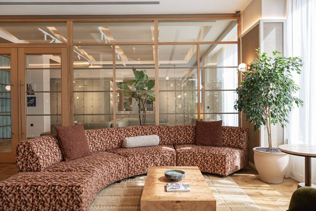 Property photo 1 of 32