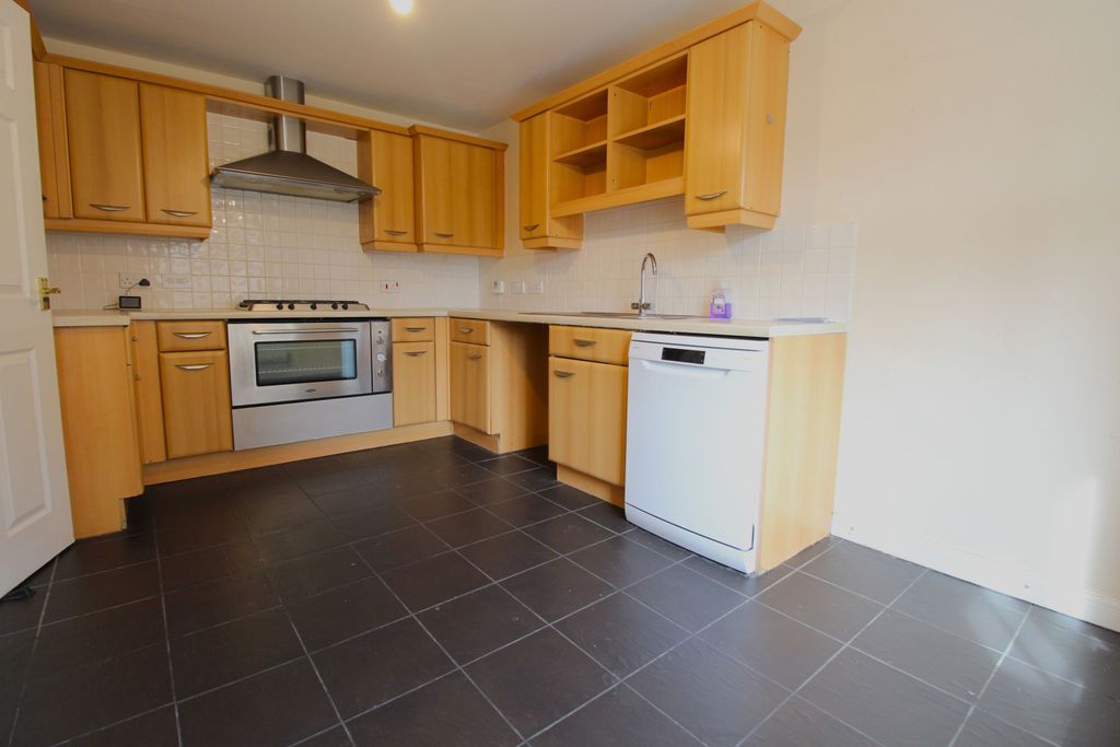 Property photo 2 of 17 Kitchen