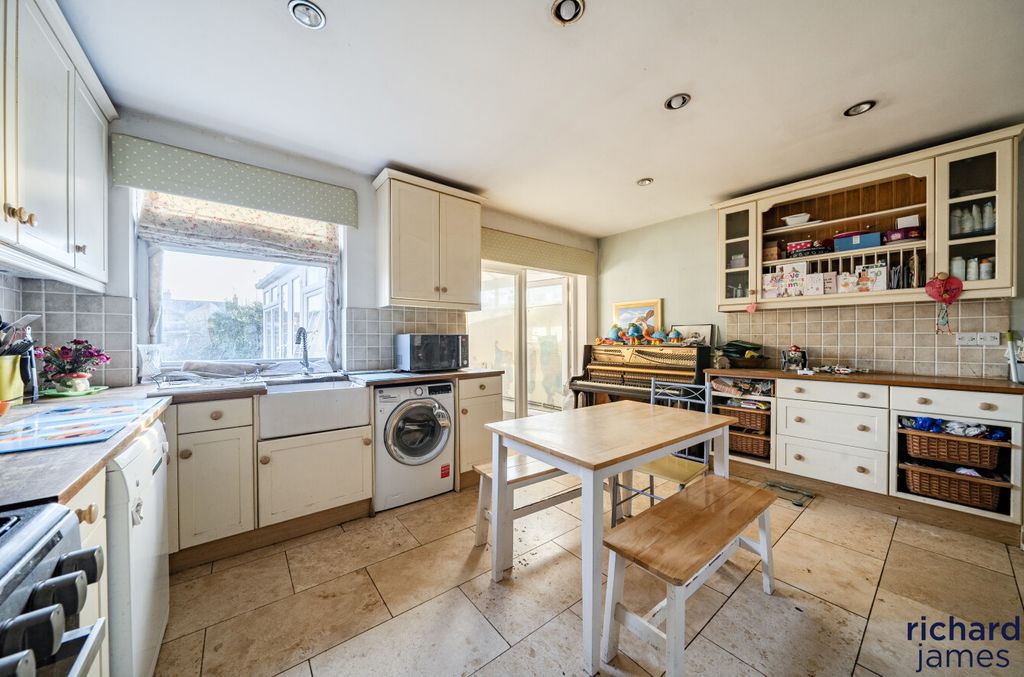 Property photo 3 of 12 F25Da793309B4Bbb90Eb284241dc7c1A