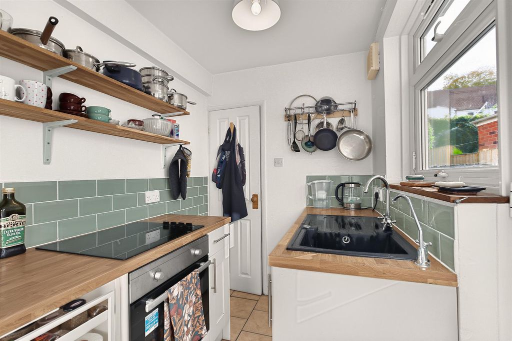 Property photo 3 of 19 40-Belvoirstreet-006.Jpg