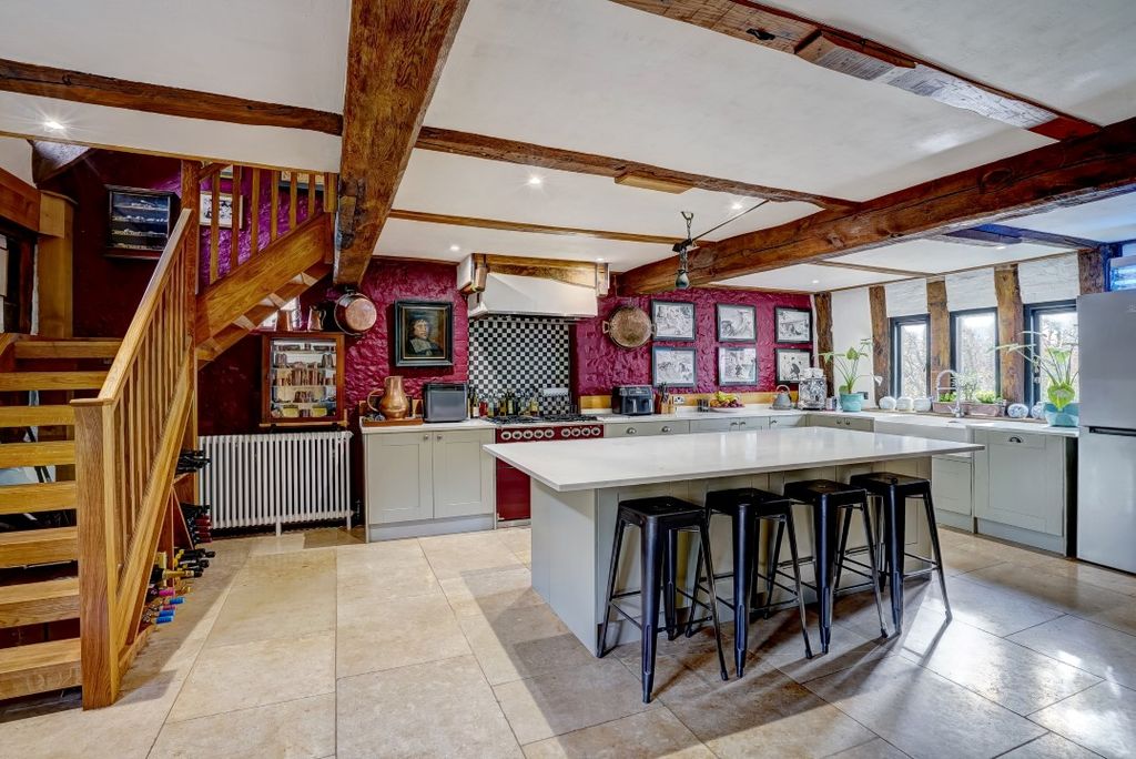 Property photo 2 of 30