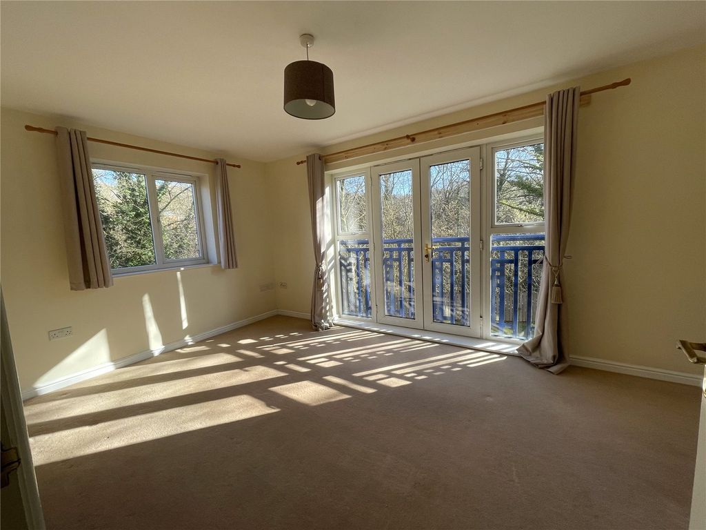 Property photo 3 of 7 Picture No. 10