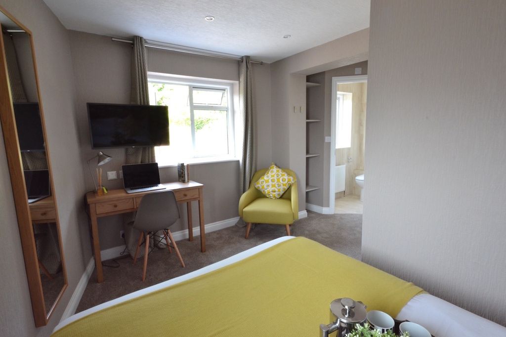Property photo 3 of 17 2474532