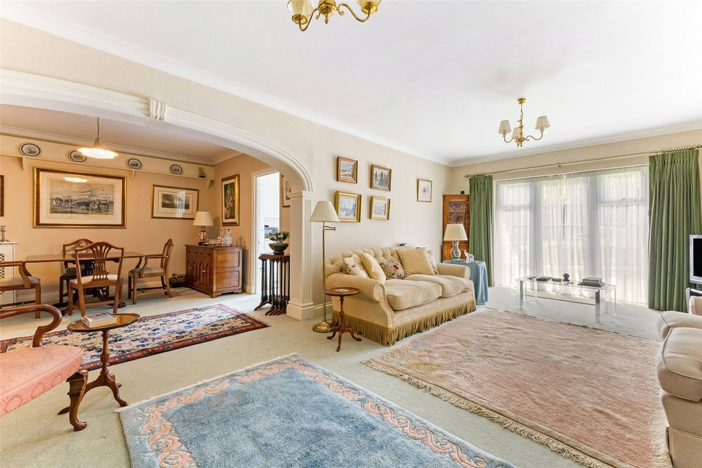 Property photo 3 of 13 Sitting/Dining Room