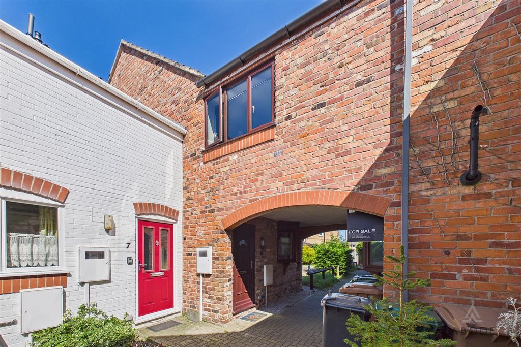 Property photo 1 of 17 Cam02544G0-Pr0374-Still015.Jpg