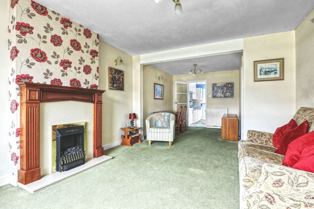 Property photo 3 of 13