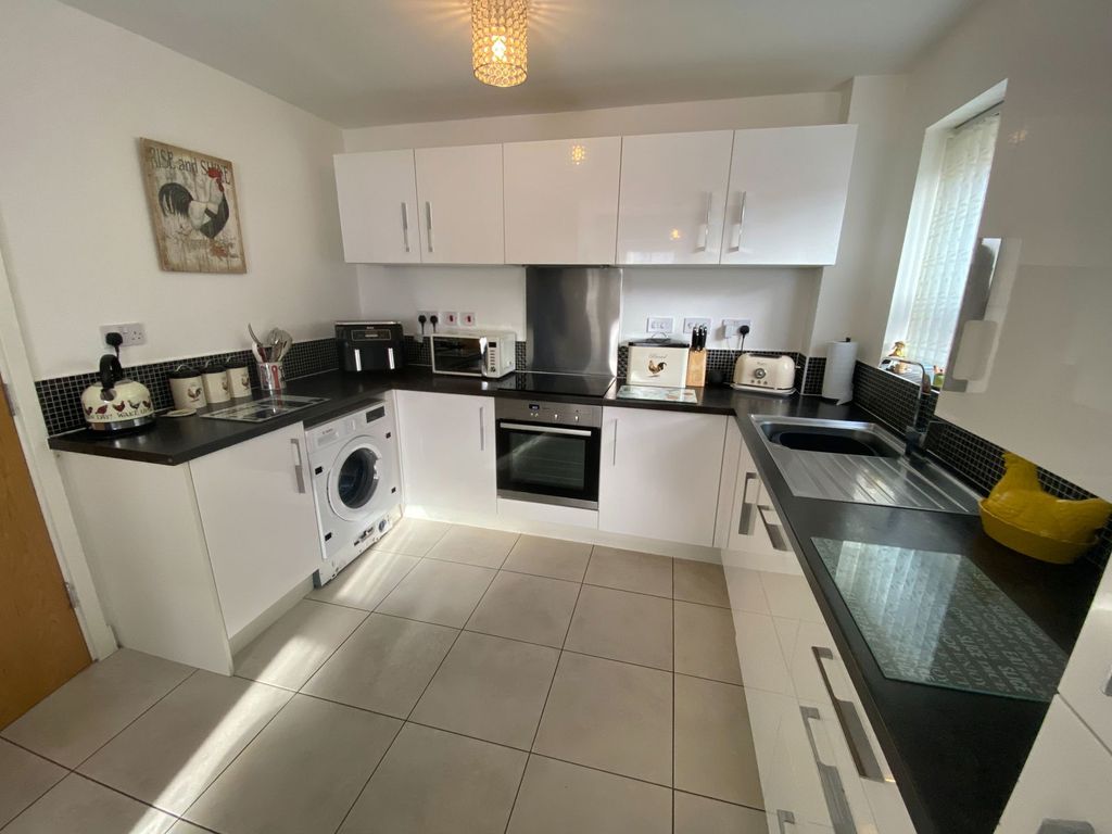 Property photo 3 of 23