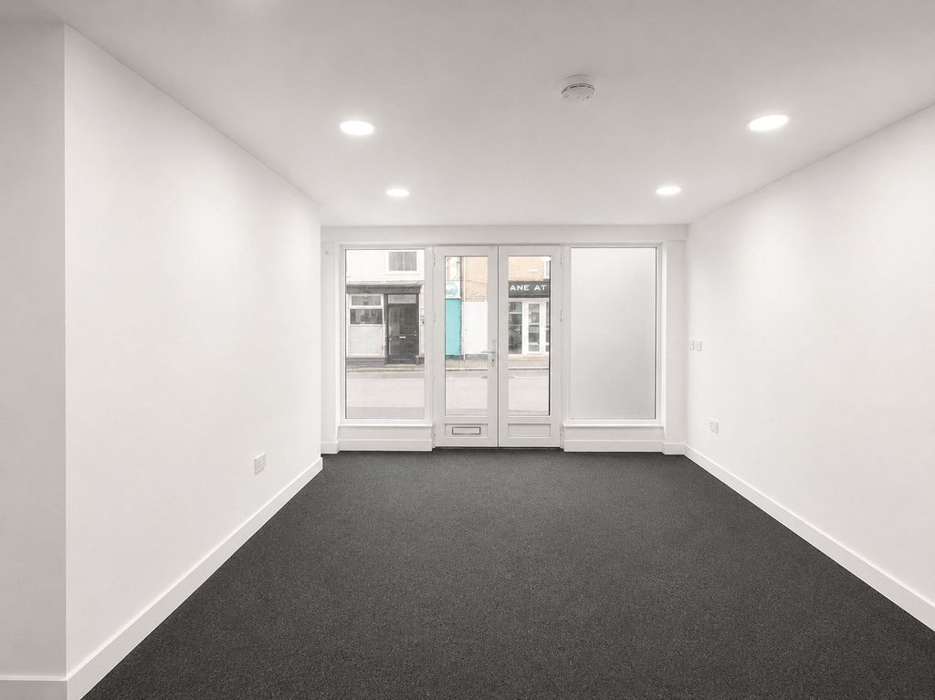 Property photo 1 of 3 Picture No. 06