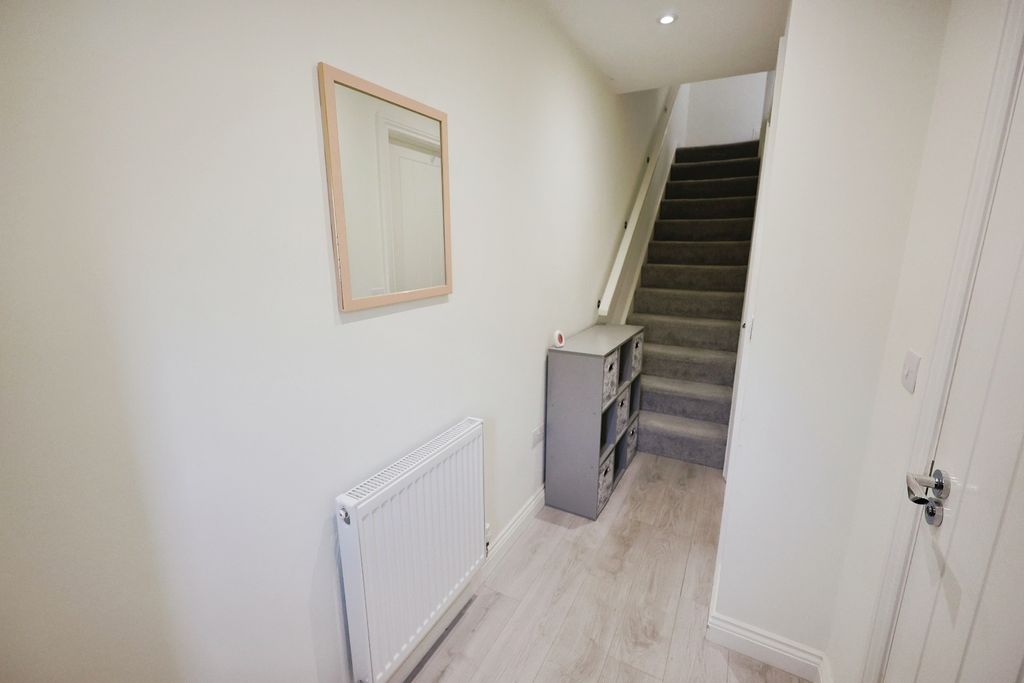 Property photo 2 of 15 Pbox-Img.Jpg
