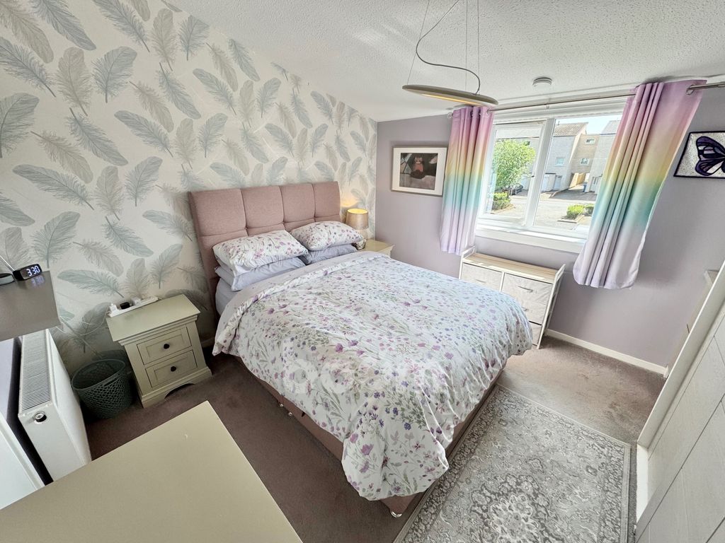 Property photo 3 of 18 Sundrum Place, Kilwinning Bed One